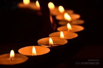 A row of tealights
