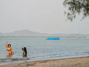 Beach Sea Gulf of Siam Sattahip Chonburi Province Thailand Southeast-Asia © Meer Strand Südost-Asien ©