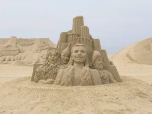Wizard of Oz Sand Sculpture