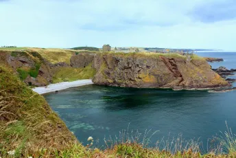 DTR1-21 Dunnottar Castle & Old Hall Bay
