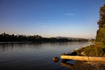 Edgewater Bar golden hour