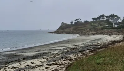 Plage brumeuse, St Samson, Plougasnou, Trégor, Finistère, Bretagne.