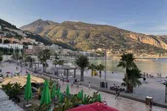 Menton: Promenade de la Mer und Plage des Sablettes
