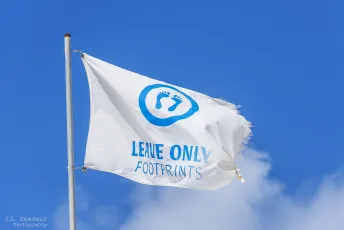 Leave Only Footprints flag with Psalm 77:19 - Orange Beach, Alabama
