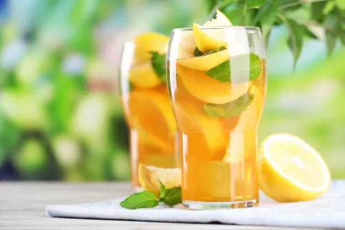 Iced tea with lemon