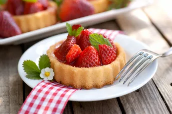 Small strawberry cake