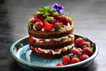 Strawberry cake