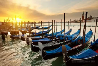Sunrise with gondolas