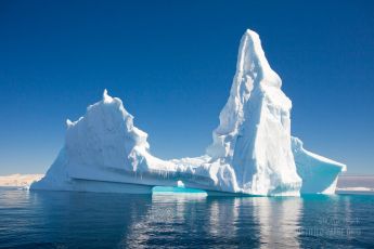 Well-shaped iceberg