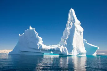 Well-shaped iceberg