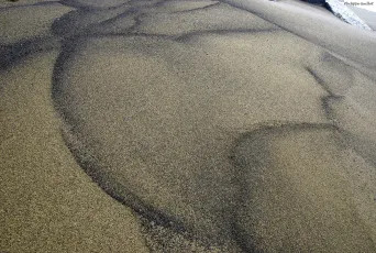 Plage du Tremblet : formes dessinées par les vagues