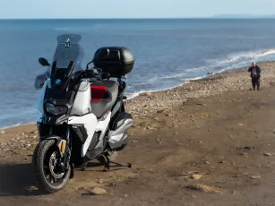 BMW C400X, maxi scooter.