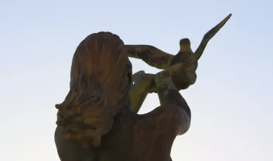 Monumento al Turista de Fuengirola Detail