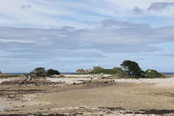 L'île aux Femmes vue de la plage des Dunes, Port-Blanc
