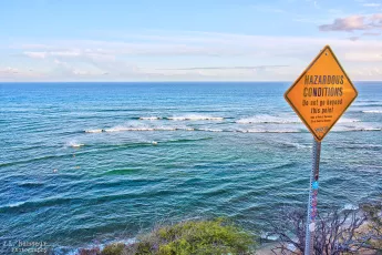 Kuilei Cliffs Beach from Diamond Head Lookout - Oahu, Hawaii