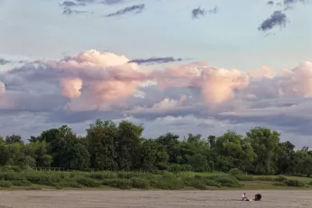 I wanna have a drink on the beach