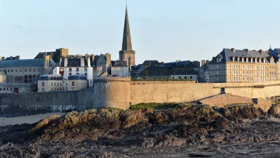 Sur les remparts de Saint-Malo.