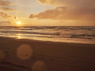 Chirihama Beach, Noto Peninsula, Sea of Japan. 能登半島 日本海千里浜