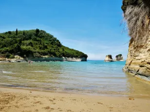 Apotripiti Beach, Esperii