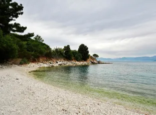 Syki Beach, Thinali
