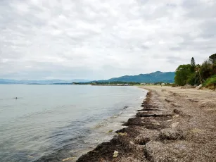 Astrakeri Beach, Esperii