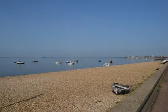Flat calm on the top of the tide